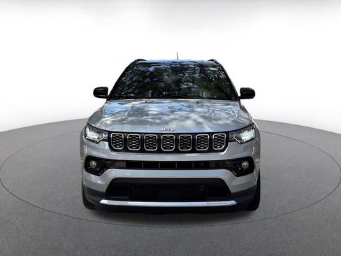 Used 2025 Jeep Compass Limited AWD/4WD image 2