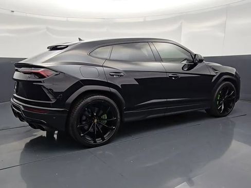 Used 2022 Lamborghini Urus AWD/4WD image 7