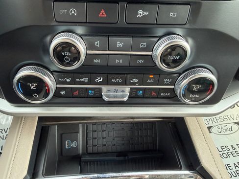 Used 2024 Ford Expedition Max Limited image 24