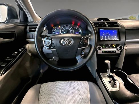 Used 2014 Toyota Camry LE FWD image 17