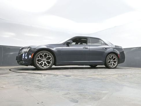 Used 2018 Chrysler 300 S w/ 300S Premium Group image 41