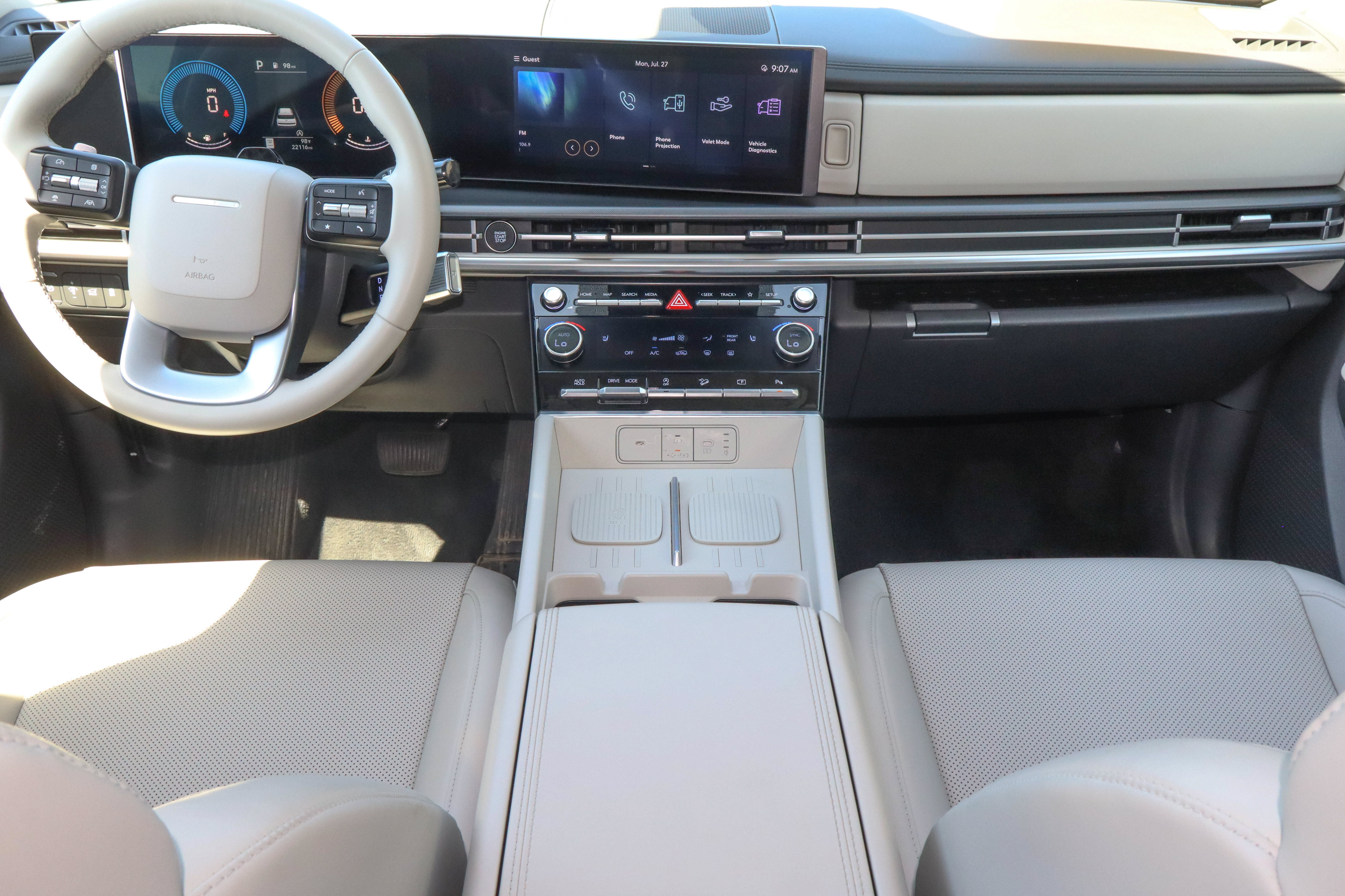 Used 2025 Hyundai Santa Fe SEL FWD image 19