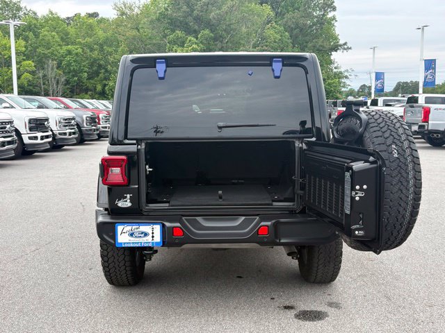 Used 2024 Jeep Wrangler Unlimited Sahara w/ Safety Group AWD/4WD image 22
