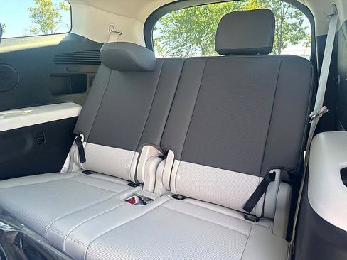 New 2026 Hyundai Ioniq 9 SEL image 8