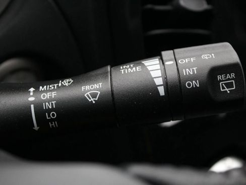 Used 2012 Nissan Juke SL image 17