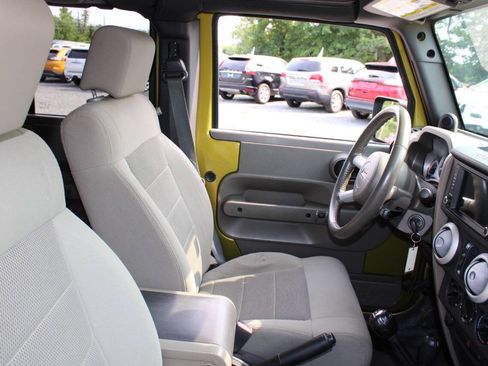 Used 2008 Jeep Wrangler Unlimited Sahara AWD/4WD image 11