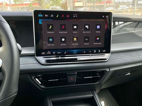 New 2026 Volkswagen Tiguan SE R-Line AWD/4WD image 18