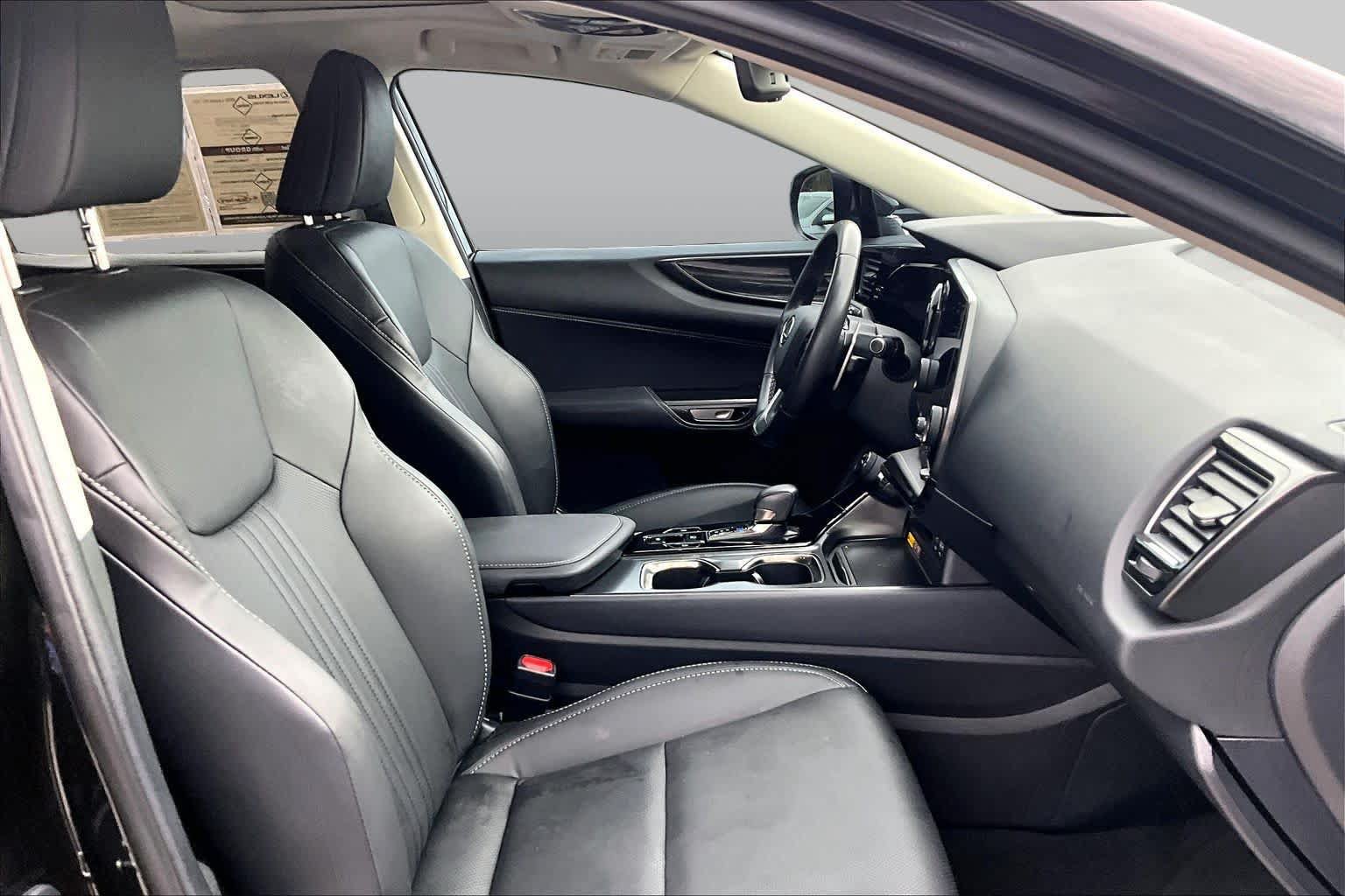 Used 2025 Lexus NX 250 FWD w/ Accessory Package (Z2) image 9