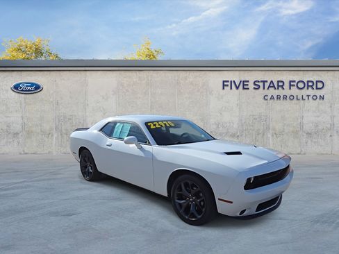 Used 2020 Dodge Challenger SXT w/ Blacktop Package image 2