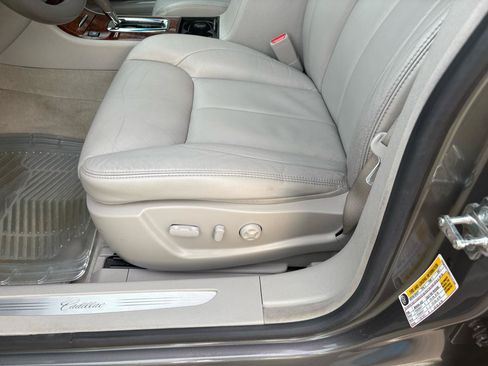 Used 2006 Cadillac DTS FWD image 18