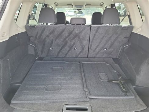 Used 2023 Nissan Rogue SV image 18