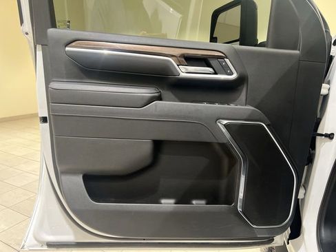 Certified 2025 Chevrolet Silverado 2500 LT w/ Convenience Package image 21