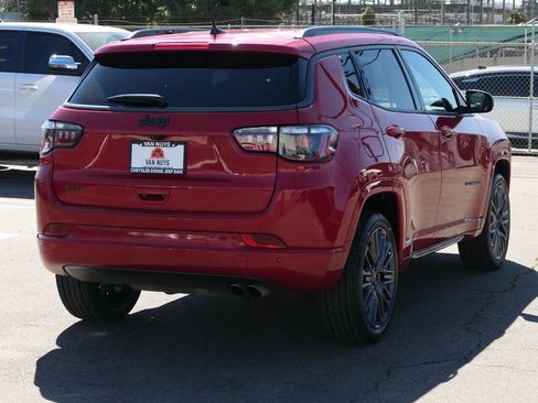 Used 2022 Jeep Compass Limited image 4