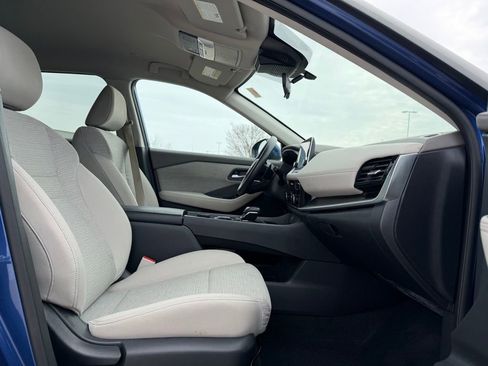 Used 2022 Nissan Rogue SV image 26