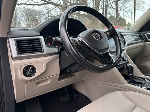Used 2019 Volkswagen Atlas SE w/ Panoramic Sunroof Package image 6