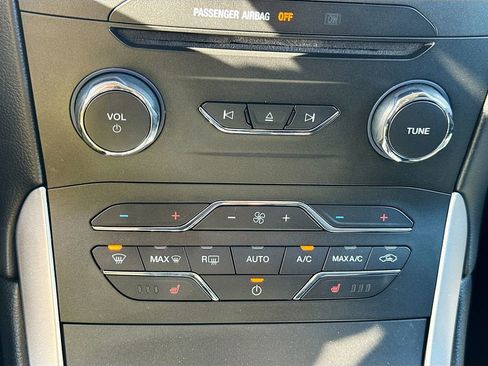 Used 2018 Ford Edge SEL w/ Equipment Group 201A image 19