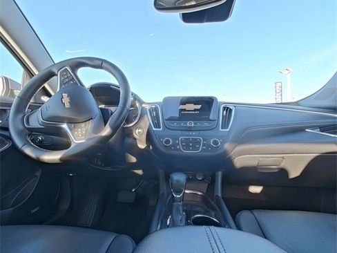 Used 2024 Chevrolet Malibu LT image 25
