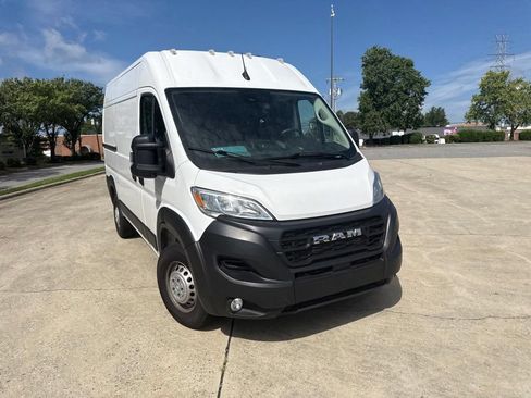 Used 2025 RAM ProMaster 2500 w/ Convenience Group FWD image 5