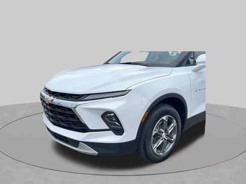 Used 2025 Chevrolet Blazer LT FWD image 11
