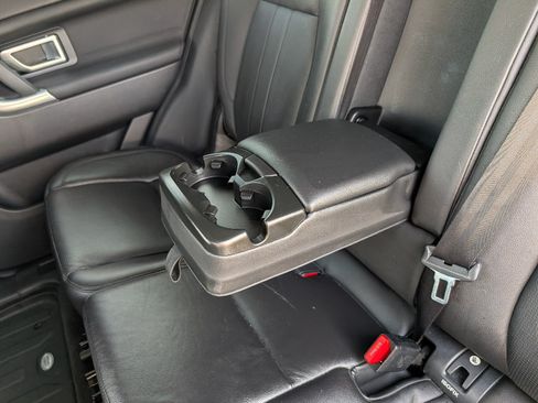 Used 2019 Land Rover Discovery Sport HSE AWD/4WD image 19