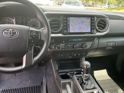 Used 2022 Toyota Tacoma TRD Sport w/ TRD Premium Sport Package AWD/4WD image 28