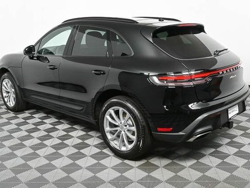 Certified 2025 Porsche Macan image 3