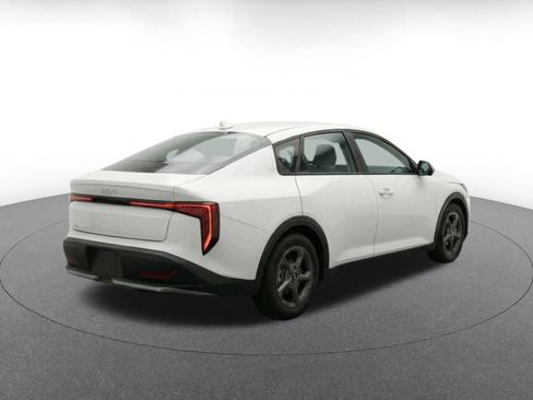 Used 2025 Kia K4 FWD image 9