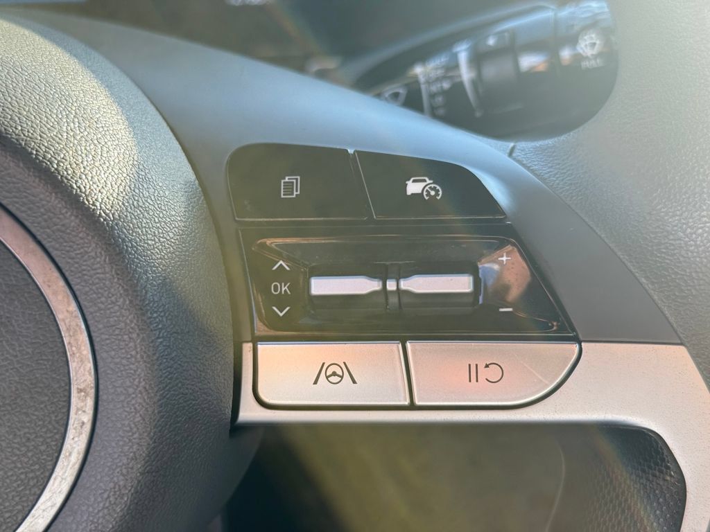 Used 2024 Hyundai Elantra SEL FWD image 27