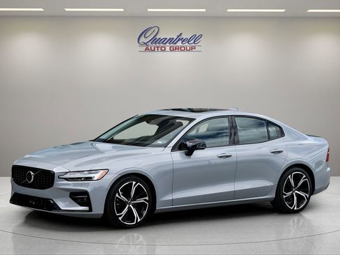 Used 2024 Volvo S60 B5 Plus FWD image 8