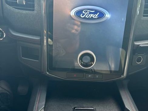 Used 2022 Ford Expedition Max Limited AWD/4WD image 9
