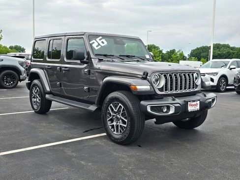 Used 2026 Jeep Wrangler Unlimited Sahara AWD/4WD image 6