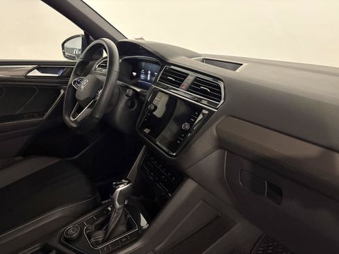 Used 2024 Volkswagen Tiguan SE R-Line w/ MDO Package, Two-Row AWD/4WD image 43