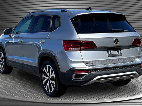 Used 2023 Volkswagen Taos SE w/ Panoramic Sunroof Package AWD/4WD image 4