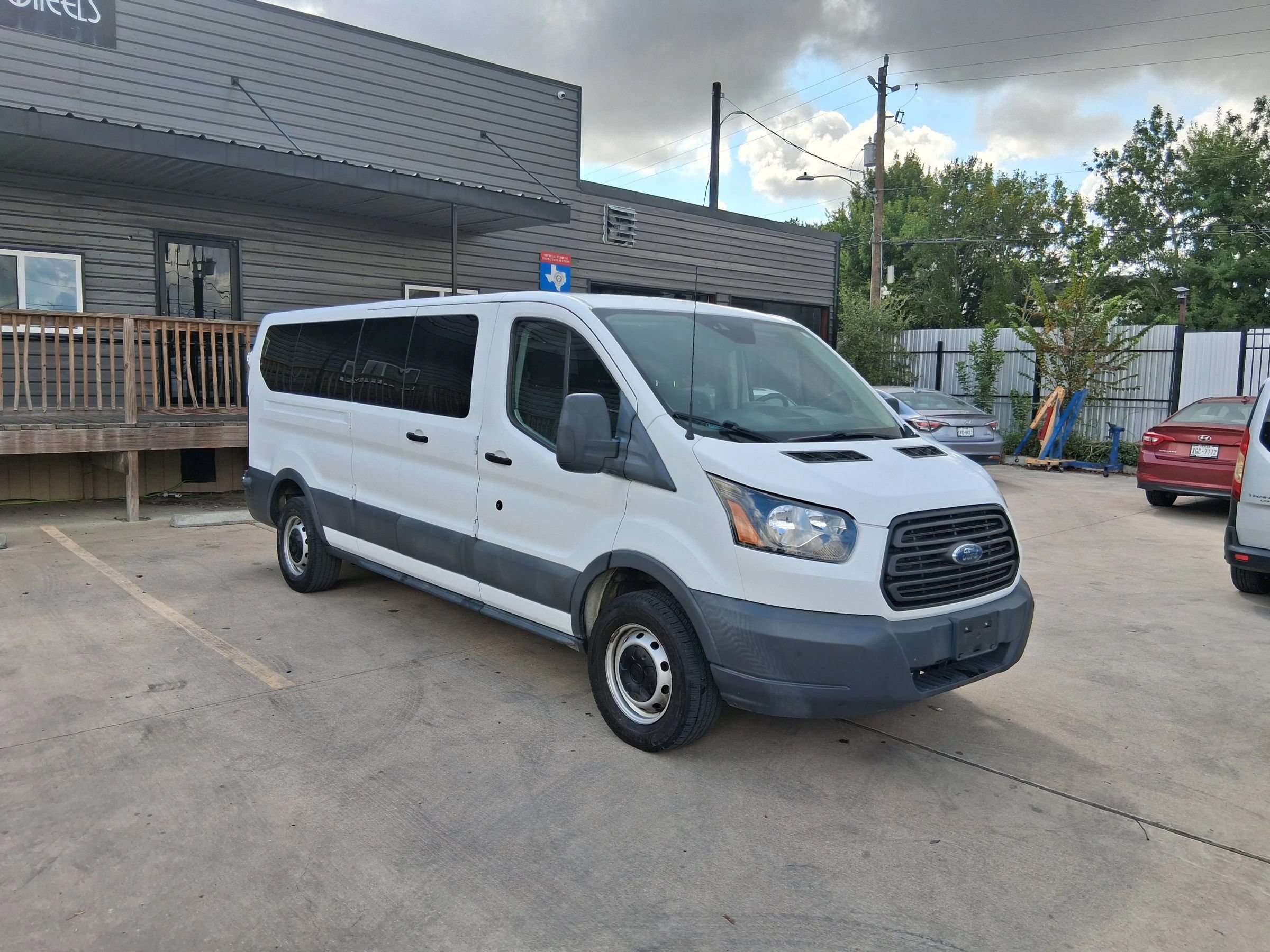 Used 2018 Ford Transit 350 XL RWD image 10