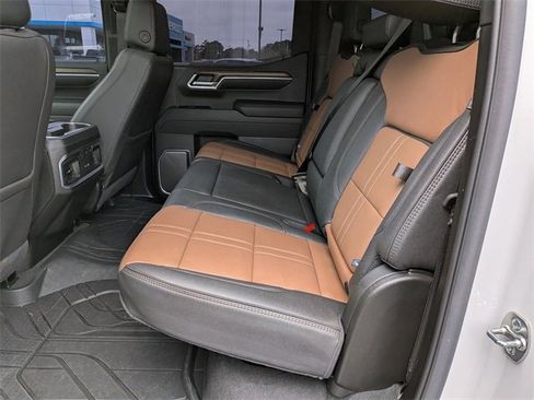 Used 2025 Chevrolet Silverado 1500 High Country w/ High Country Premium Package image 32