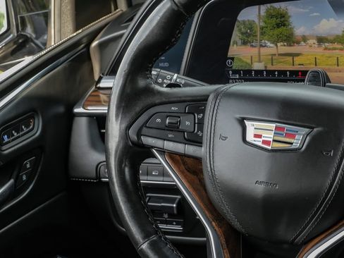 Used 2021 Cadillac Escalade ESV Premium Luxury Platinum AWD/4WD image 16