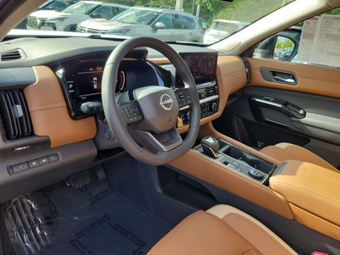 New 2026 Nissan Pathfinder Platinum AWD/4WD image 19