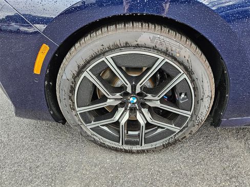 Used 2026 BMW i7 xDrive60 image 27