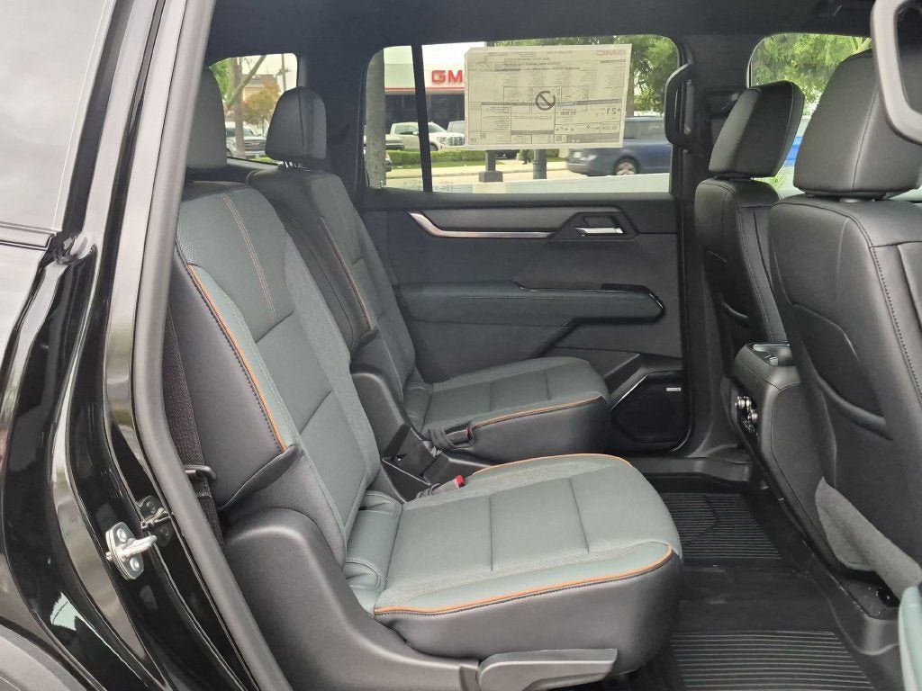 New 2027 GMC Acadia AT4 w/ Luxury Package AWD/4WD image 24