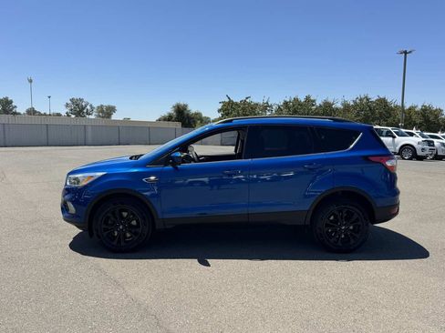 Used 2018 Ford Escape SE w/ SE Sync 3 Package AWD/4WD image 6