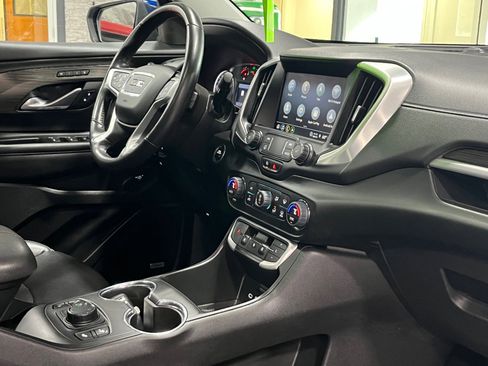 Certified 2022 GMC Terrain SLT w/ Infotainment Package II image 10