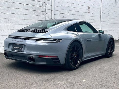 Certified 2024 Porsche 911 Carrera GTS RWD image 17