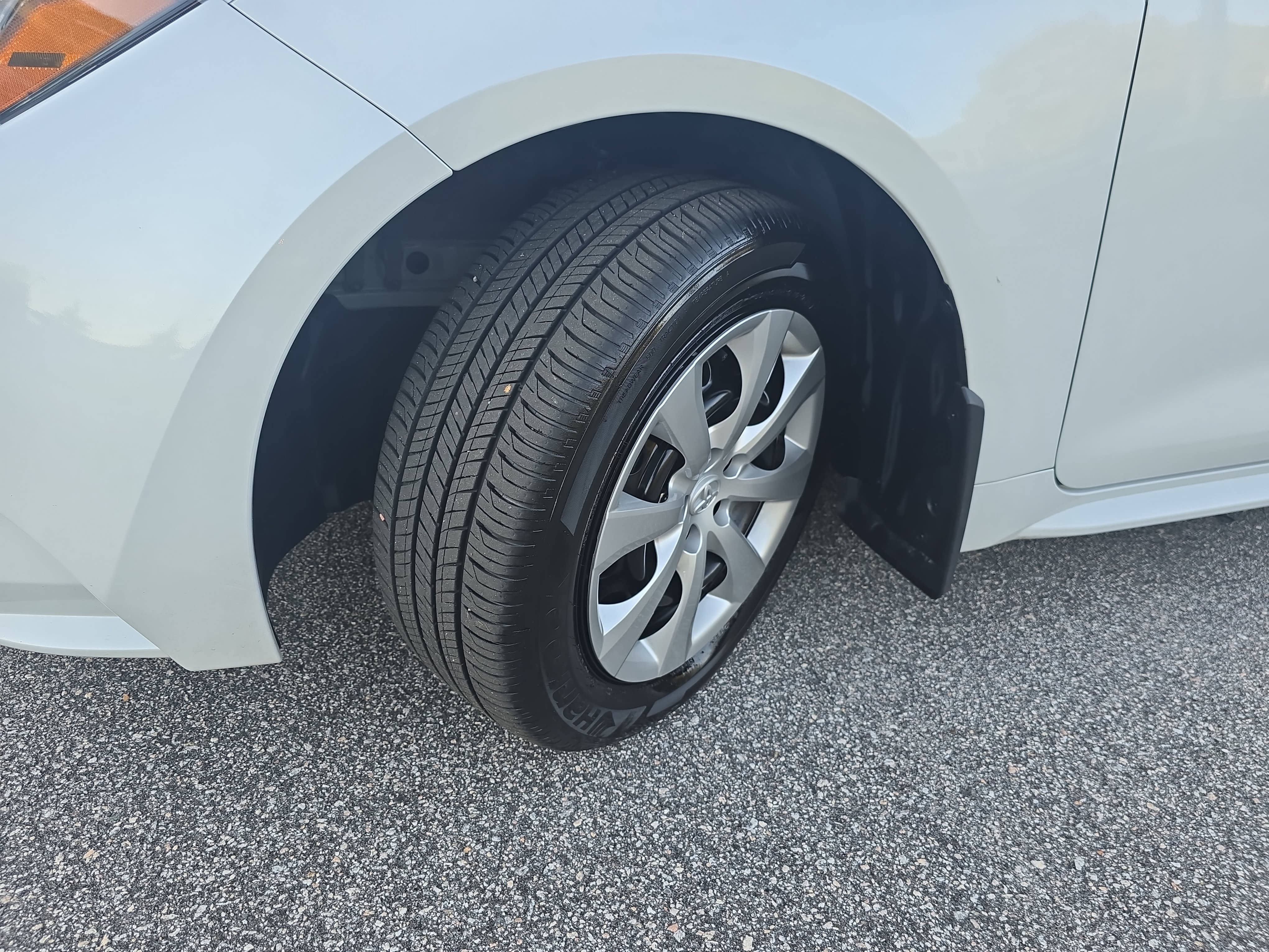 Used 2026 Toyota Corolla LE FWD image 29