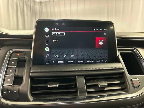 Used 2022 GMC Yukon SLE AWD/4WD image 16