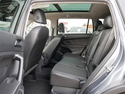 Certified 2024 Volkswagen Tiguan SE image 17