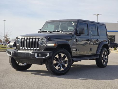 Used 2018 Jeep Wrangler Unlimited Sahara image 2