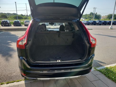 Used 2017 Volvo XC60 T5 Inscription w/ Advanced Package AWD/4WD image 16
