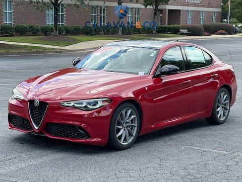 Used 2024 Alfa Romeo Giulia Ti RWD image 2