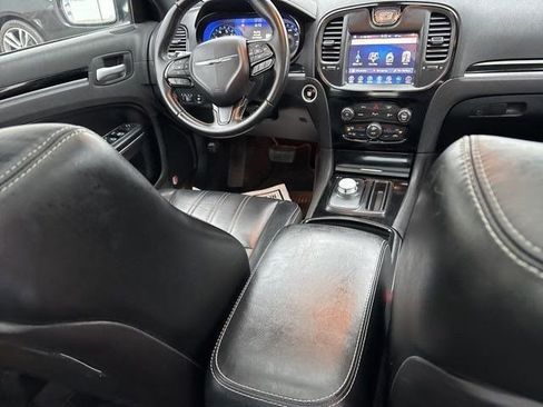 Used 2017 Chrysler 300 S w/ 300S Premium Group image 40