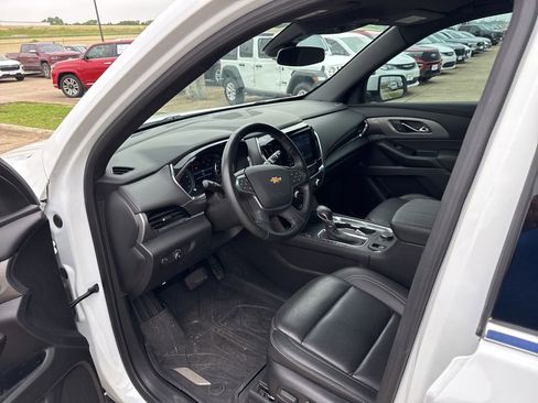 Used 2023 Chevrolet Traverse LT w/ LPO, Floor Liner Package image 21